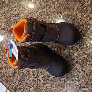 NWT toddler snow boots